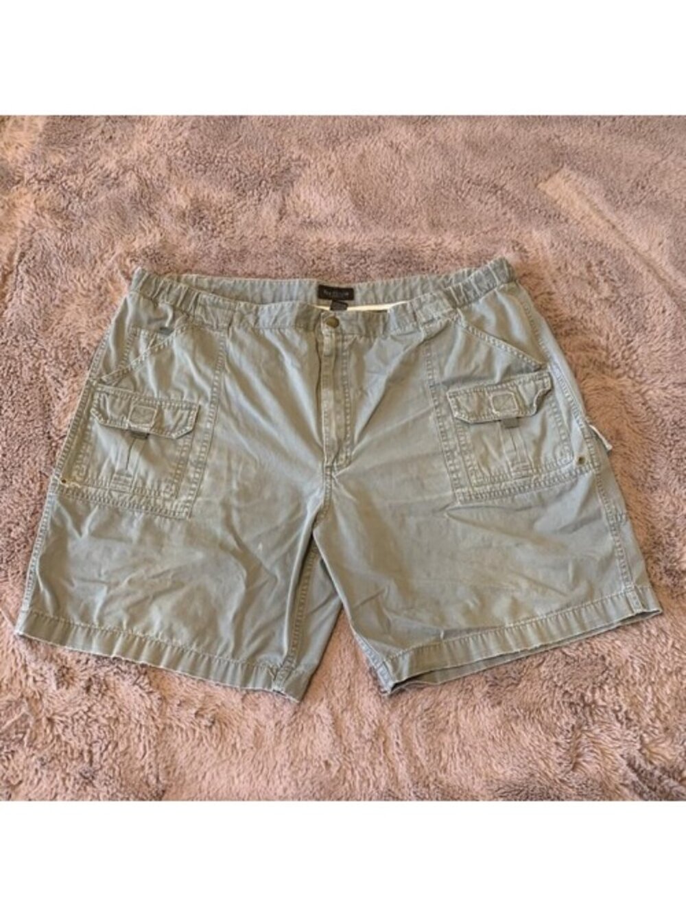 VanHeusen Olive Chino Cargo Men's Shorts Size 42 Bermuda Utility Pockets FLAWS